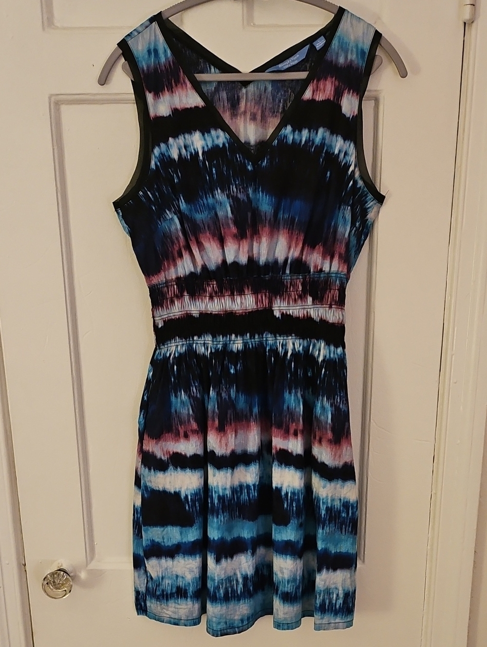 Simply Vera Vera Wang Blue Pink Black Tie-Dye V-Neck Dress